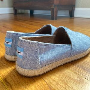 Tom’s Chambray Open Toe Slip On